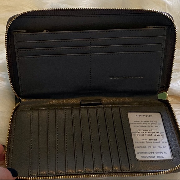 Large Wallet/ Clutch - Picture 2 of 3